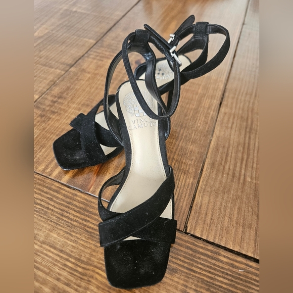 Size 5.5 Vince Camuto Black Heels - Picture 1 of 3